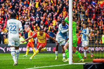 AC米兰主场不败,拉齐奥客场低迷,争夺意甲前四关键战。